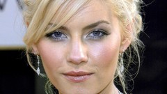 Woman elisha cuthbert Actress