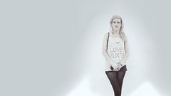 Woman ellie goulding grayscale