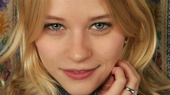 Woman Emilie de Ravin