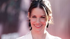 Woman evangeline lilly smiling