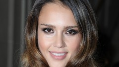 Woman eyelashes juice Jessica Alba smiling brunettes lip gloss