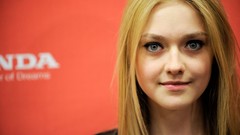 Woman faces Actress blondes Dakota Fanning