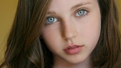 Woman faces Actress blue eyes ryan newman teen