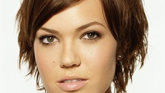 Woman faces Actress mandy moore