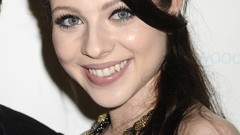 Woman faces Actress michelle trachtenberg