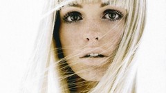 Woman faces bangs models