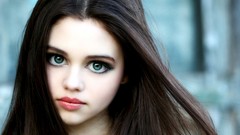 Woman faces big eyes brunettes