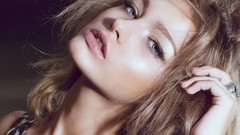 Woman faces blondes blue eyes