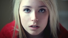 Woman faces blondes blue eyes