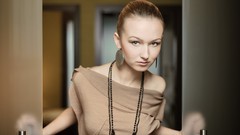 Woman faces blondes brunettes teen portraits