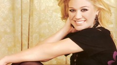 Woman faces blondes kelly clarkson