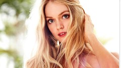 Woman faces blondes Lindsay Ellingson