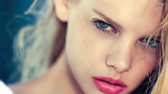 Woman faces blondes Marloes Horst