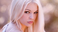 Woman faces blondes models Bree Daniels