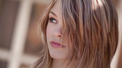 Woman faces blondes models Bree Daniels