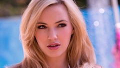 Woman faces blondes models Sophia Knight