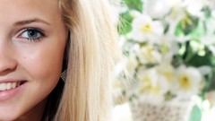 Woman faces blondes smiling blue eyes brunettes Emilie Marie 