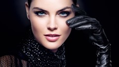 Woman faces blue eyes