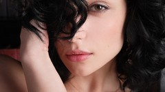 Woman faces brown eyes brunettes