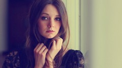 Woman faces brown eyes brunettes