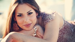 Woman faces brown eyes brunettes