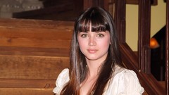 Woman faces brunettes