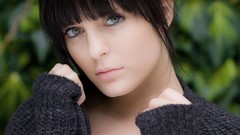 Woman faces brunettes