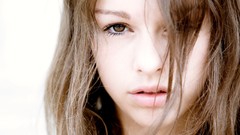 Woman faces brunettes