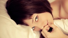 Woman faces brunettes