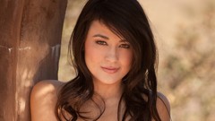 Woman faces brunettes Digital Desire magazine