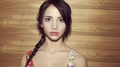 Woman faces brunettes emily rudd teen amateurs