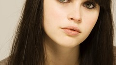 Woman faces brunettes felicity jones