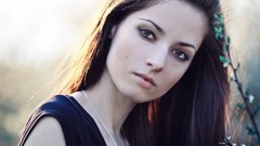 Woman faces brunettes Miobi