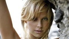 Woman faces charlize theron models
