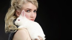 Woman faces earrings blondes