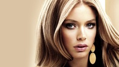 Woman faces earrings blondes doutzen kroes