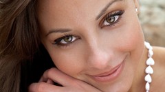 Woman faces earrings long hair green eyes brunettes lorena 