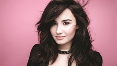 Woman faces girlfriend demi lovato