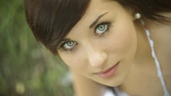 Woman faces green eyes brunettes