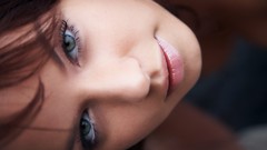 Woman faces green eyes brunettes