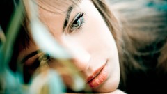 Woman faces green eyes brunettes