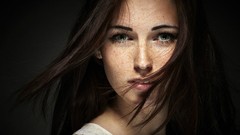Woman faces green eyes brunettes freckles