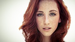 Woman faces green eyes brunettes freckles redheads