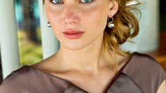 Woman faces jennifer lawrence