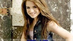 Woman faces jojo blondes singers