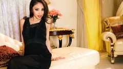 Woman faces sitting couch smiling long hair brunettes models 