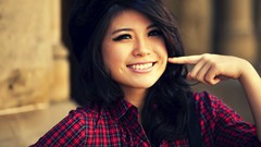 Woman faces smiling brunettes models