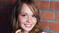 Woman faces smiling brunettes Virginia Sun