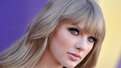 Woman faces taylor swift