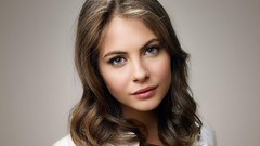 Woman faces willa holland